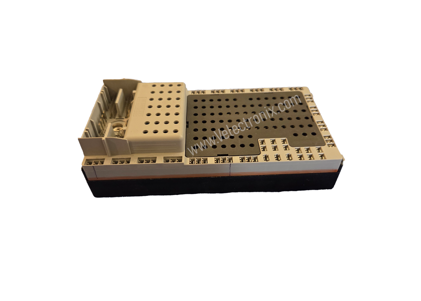 Brick Style Volvo Central Electronic Module (CEM) used in 1999-2004 P2 platform vehicles, compatible with our professional cloning and data transfer service.